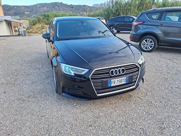 Audi A3 SPB 1.6 tdi S-tronic Navi Xenon Pdc