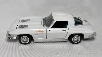 Revell 1/24 Chevrolet Corvette Stingray