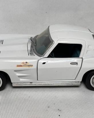 Revell 1/24 Chevrolet Corvette Stingray