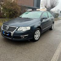 volkswagen passat 2.0 Tdi 140cv neopatentato 