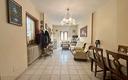 soluzione-indipendente-con-due-unita-e-cortile-pri