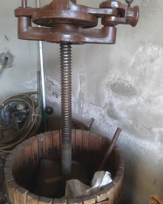 torchio e macchina uva