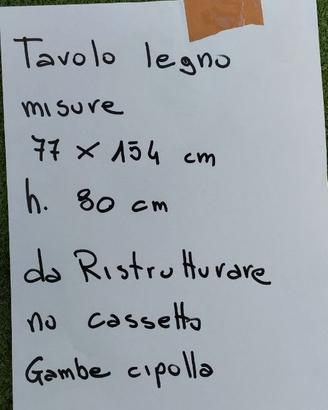 Tavolo gambe cipolla