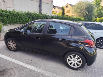 Peugeot 208 1.2