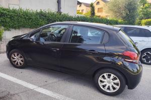 Peugeot 208 1.2