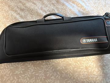 Tromba Yamaha YTR-2330 praticamente nuova