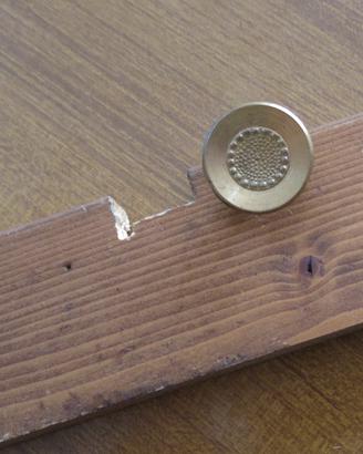 Vecchia piccola maniglia a pomello in ottone per m