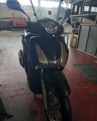 ricambi  scooter  di tutte  le Marche  339 6419910