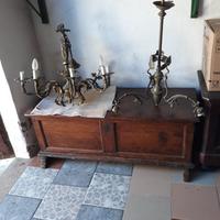 Cassapanca e lampadari