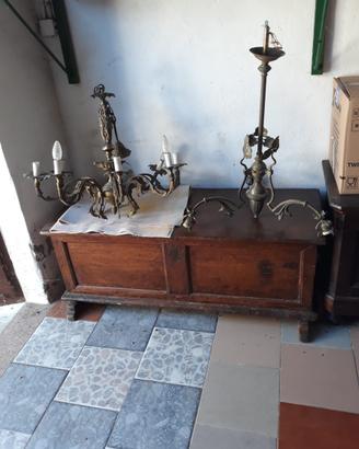 Cassapanca e lampadari