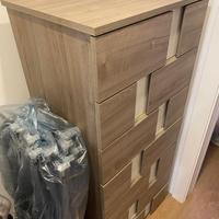 Cassettiera con 7 cassetti