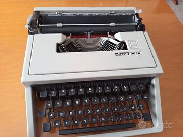 macchina da scrivere Olivetti dora