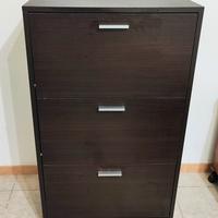 scarpiera in legno a tre sportelli 