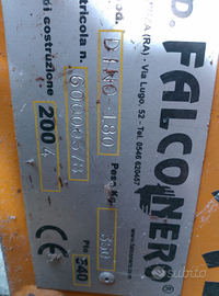 Retro escavatore per trattore agricolo