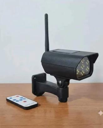 Finta Telecamera Solare LED con Sensore Esterno