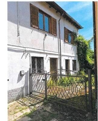 Immobile in asta di 197 m² con 5 locali e box auto