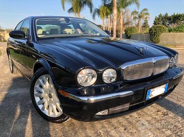 Jaguar XJ 8