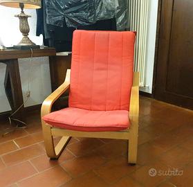 Poltrona relax da lettura IKEA Poäng iconica rossa