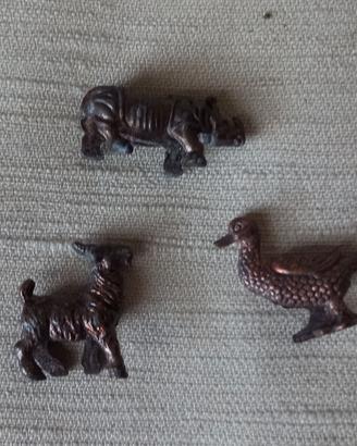 Personaggi e animaletti Kinder in piombo e metallo