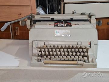 MACCHINA DA SCRIVERE OLIVETTI LINEA 98