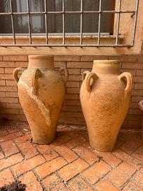 Coppia di grandi anfore in terracotta rustica