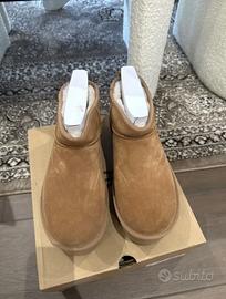 Stivali da neve UGG Mini con tacco alto da donna39