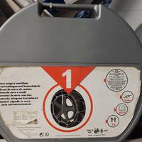 Catene da neve nuove, ancora imballate