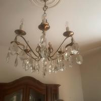 Lampadario  a gocce di cristallo