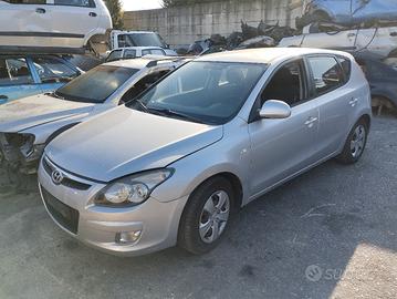 HYUNDAI I30 ricambi usati 