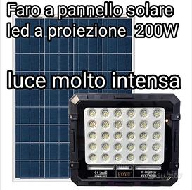 Faro con pannello solare versione 200W