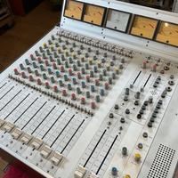Emt A100 mixer console