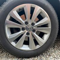 gomme invernali 205/55 R16 Pirelli + cerchi VW