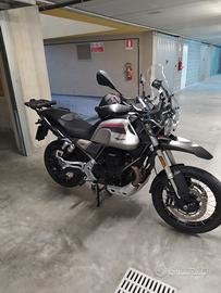 Moto Guzzi V85 TRAVEL 2023