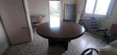 TAVOLO ROTONDO IN LEGNO ANCHE ALLUNGABILE