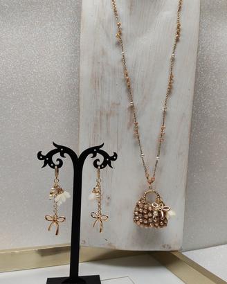 Collana con orecchini 