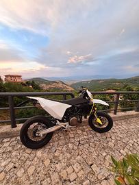 Husqvarna 701 Supermoto