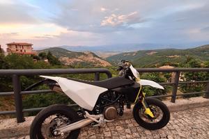 Husqvarna 701 Supermoto