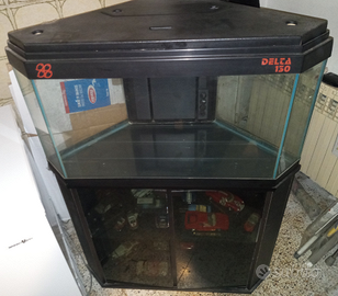 Acquario con accessori e mobile
