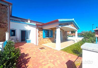 VILLETTA NUOVA VISTA MARE E GIARDINO