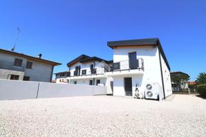 VILLA A SCHIERA A CIVIDALE DEL FRIULI