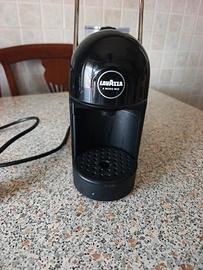 Macchinetta del caffè Lavazza a Modo Mio