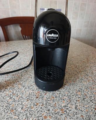 Macchinetta del caffè Lavazza a Modo Mio