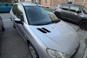 Peugeut 206