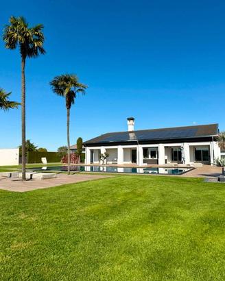 Villa di 932 m² con più di 5 locali e box auto dop