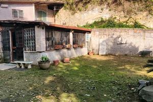 Si vende terreno agricolo con casa rurale