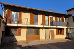 CASA SEMINDIPENDENTE A SANTENA