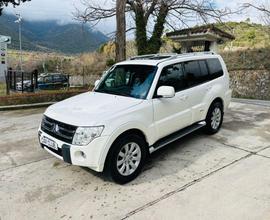 Mitsubishi Pajero 3.2 DI-D 200cv Aut. 7p.Instyle