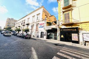 4 LOCALI A TORRE DEL GRECO