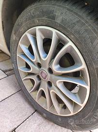 Pneumatici 4 stagioni completi di cerchi