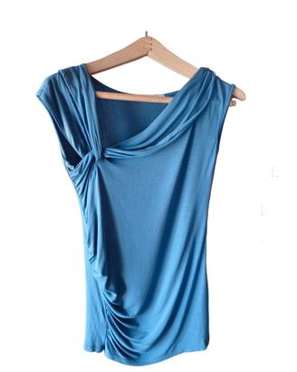 Top asimmetrica blu effetto Sirena